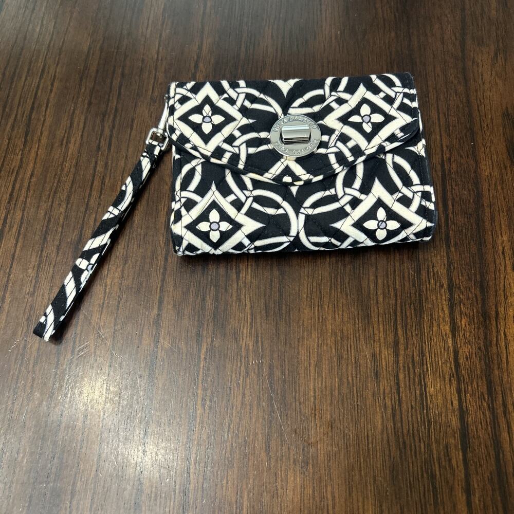 Vera Bradley Smartphone Wristlet in Concerto Brand Silver Turn Lock